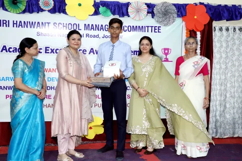 Award and certificate presentation to a board achiever